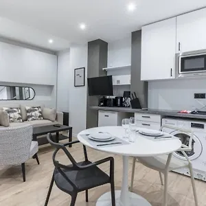  Appartement Hsh Versigny-mairie Du 18eme Cosy Studio 2p